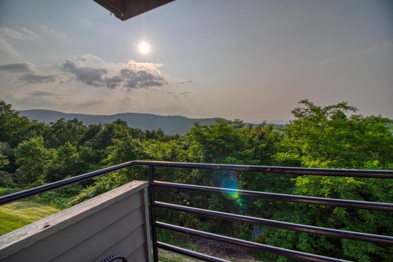 Breathtaking Sunsets, Views, Pool, Heaven Awaits! Βίλα Gatlinburg Εξωτερικό φωτογραφία